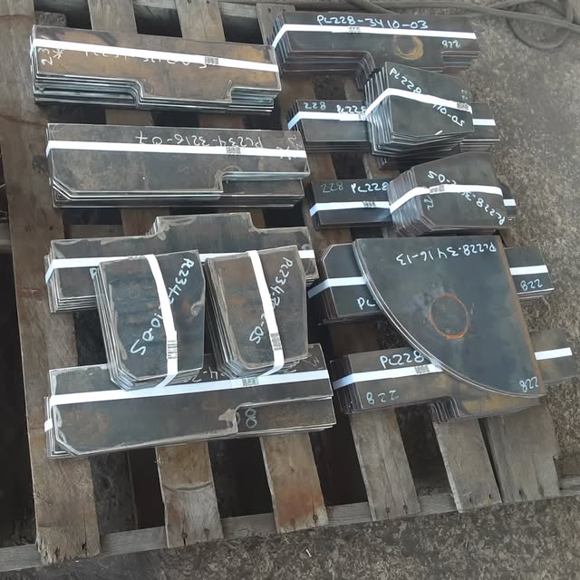 Piezas cortadas y marcadas para armado